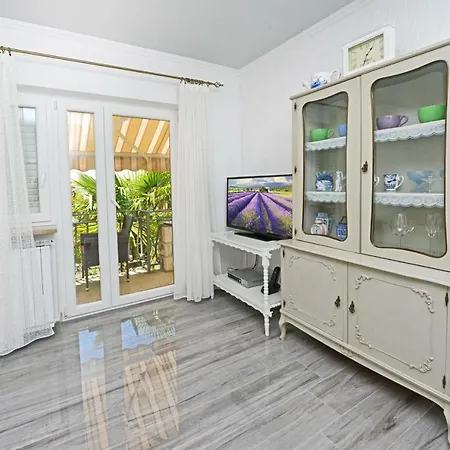 Nela Apartment Porec